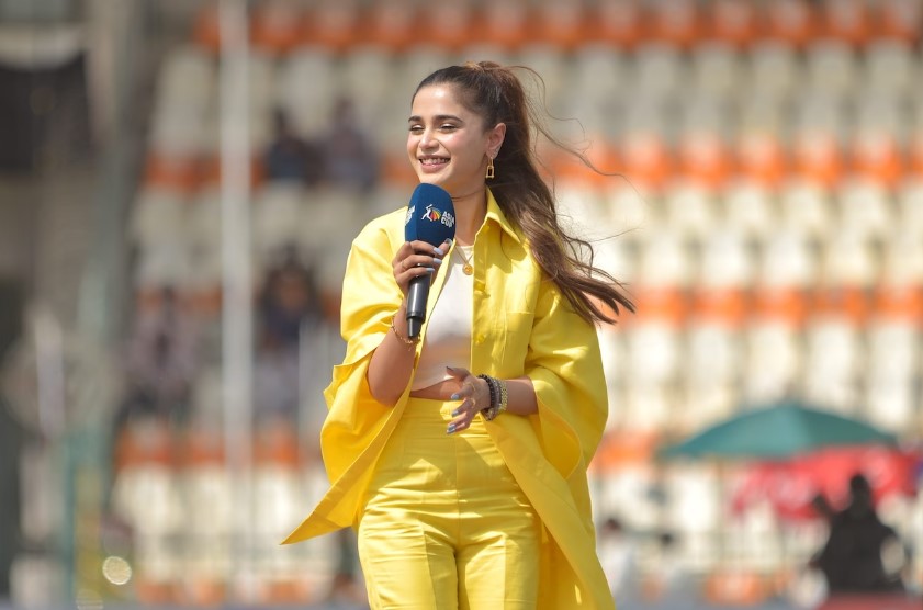 Aima Baig Gets Trolled in Asia Cup Performance
